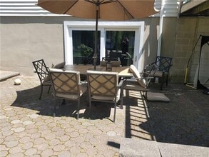 17 Marian St