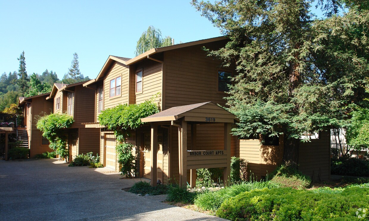 Building Photo - 3619 Bickerstaff Rd
