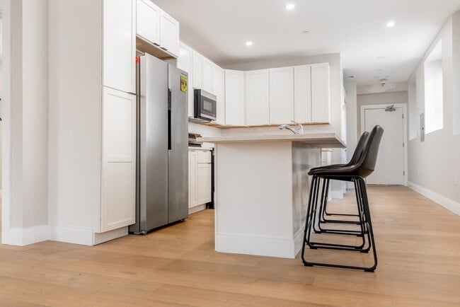 Building Photo - 42 Bromfield St