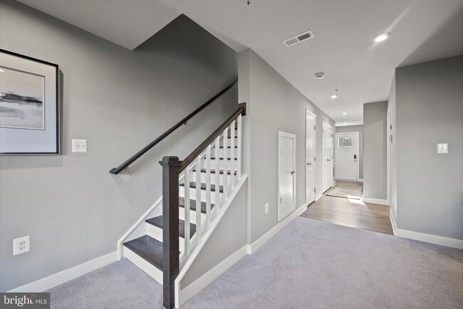 Building Photo - 171 WOODGATE Cir