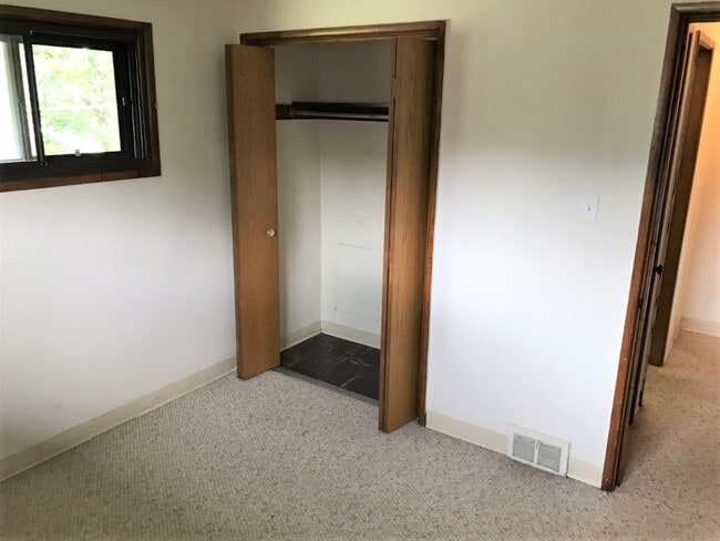 Building Photo - 1135 Saxe Ave