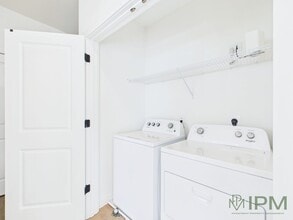 Interior Photo - 98 Penn Place