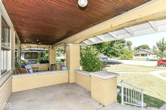 Foto del edificio - 6038 N College Ave