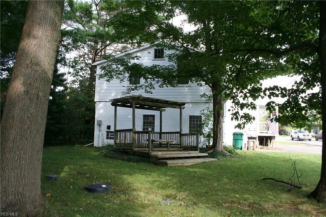 Building Photo - 13868 Mayfield Rd