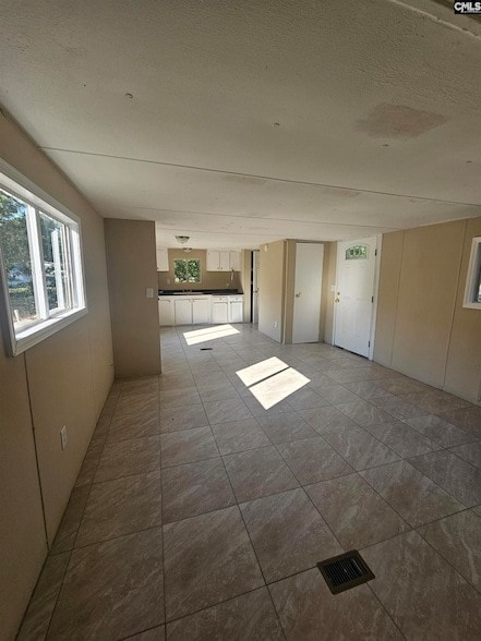 Building Photo - 119 E Woods Ct