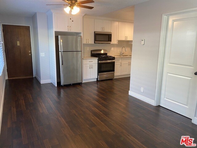Foto principal - 833 N Normandie Ave