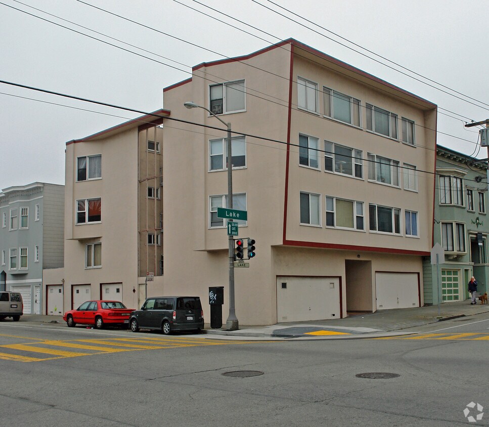 Primary Photo - 2401 Lake St