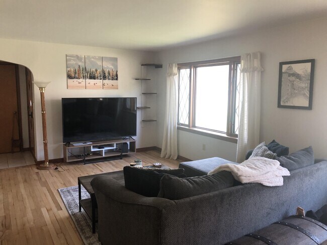 Foto del edificio - 19 Pioneer Ave