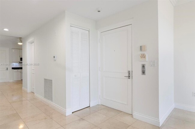 Building Photo - 703 Crandon Blvd