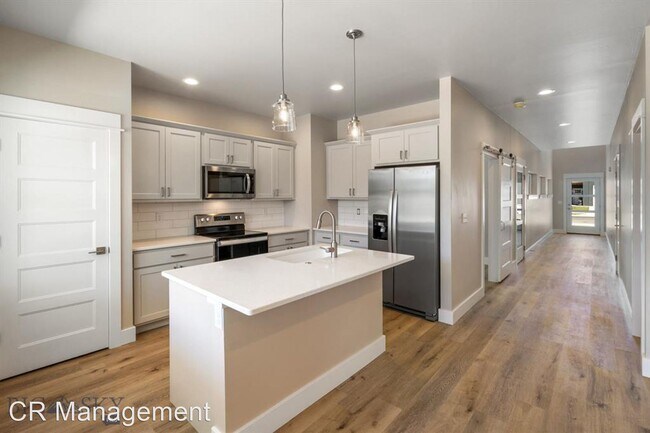 Building Photo - 4 br, 3 bath House - 341 Meriwether Ave.