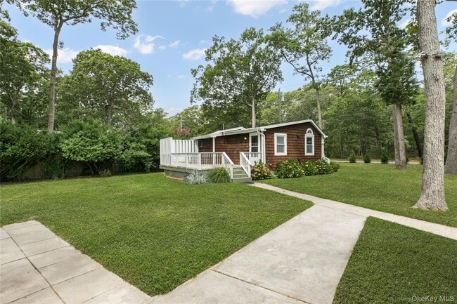 Building Photo - 61 Squires Ave