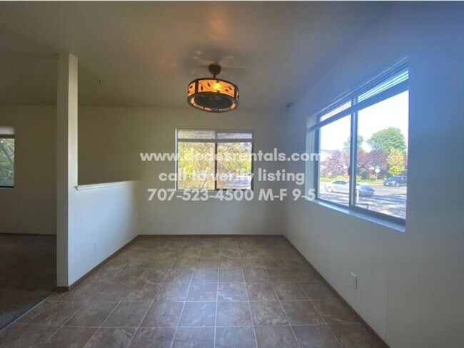 Building Photo - 1417 Mission Blvd