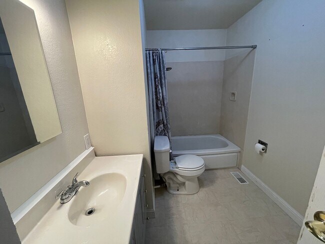 Foto del edificio - 284 Citrus Ave