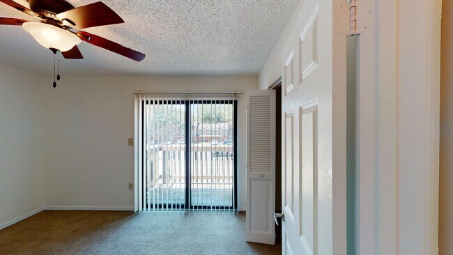 Interior Photo - Cambridge Woods