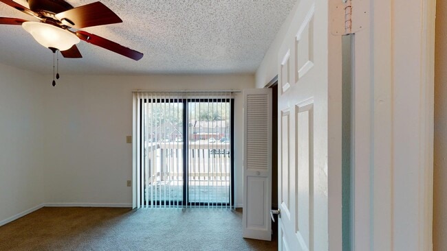 Interior Photo - Cambridge Woods