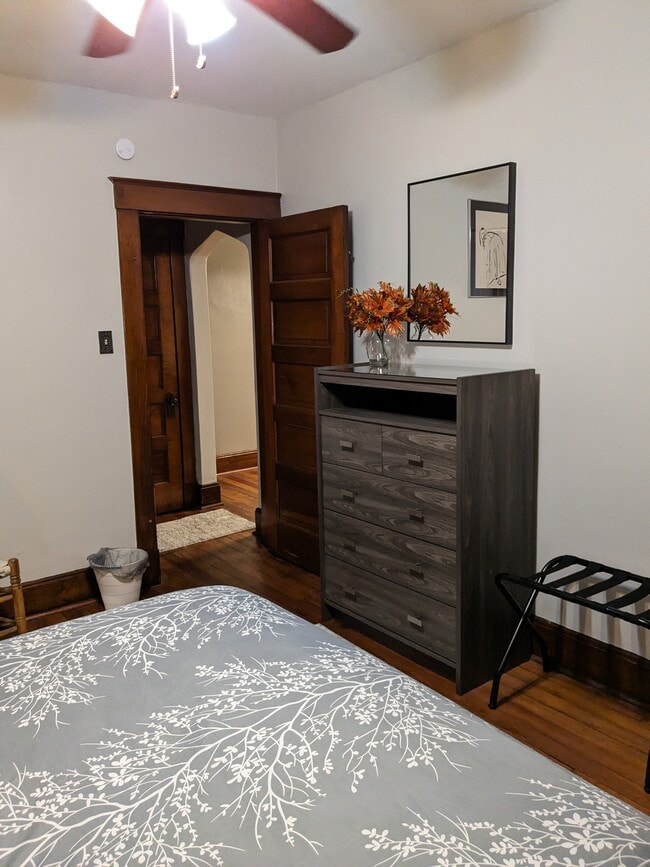 Furnished/unfurnished bedroom - 606 Altamont Rd