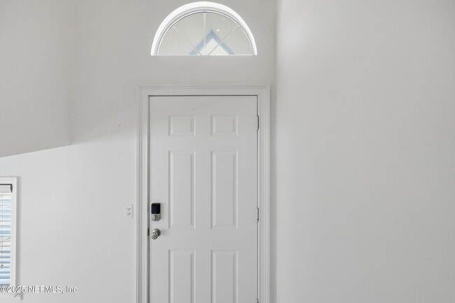 Building Photo - 600 First St