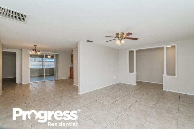 Building Photo - 4711 Mayflower Dr