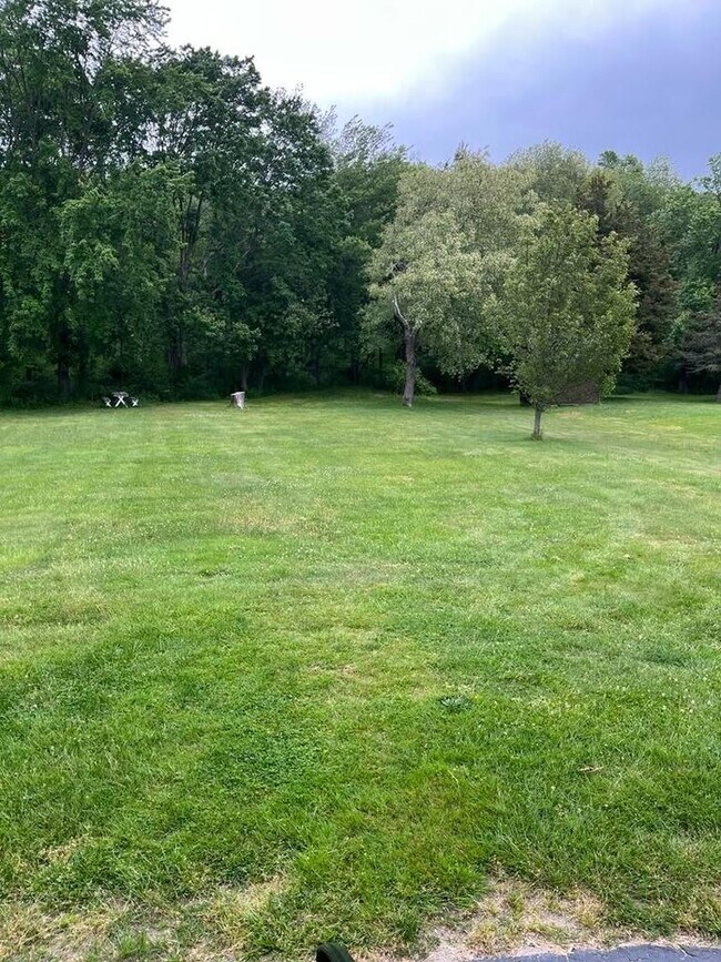 Foto del edificio - 132 Ring Dr