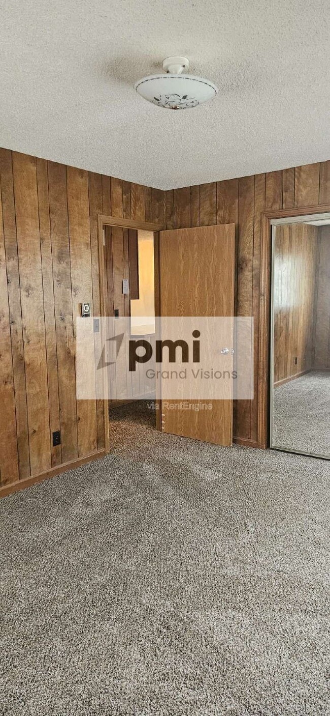 Building Photo - 955 4th St