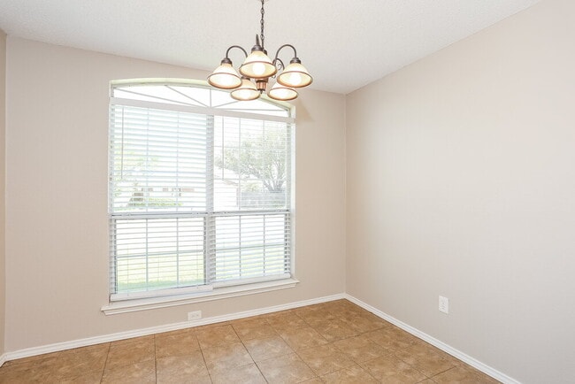 Foto del edificio - 6406 Brookglen Dr