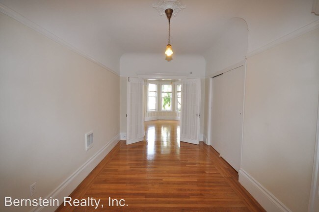Building Photo - 819 14th St