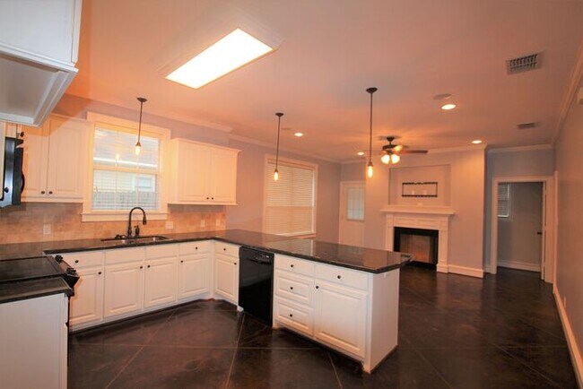 Foto del edificio - 1051 S Donnybrook Ave