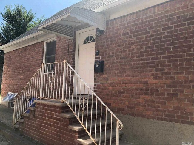 Building Photo - 59-23 161 St
