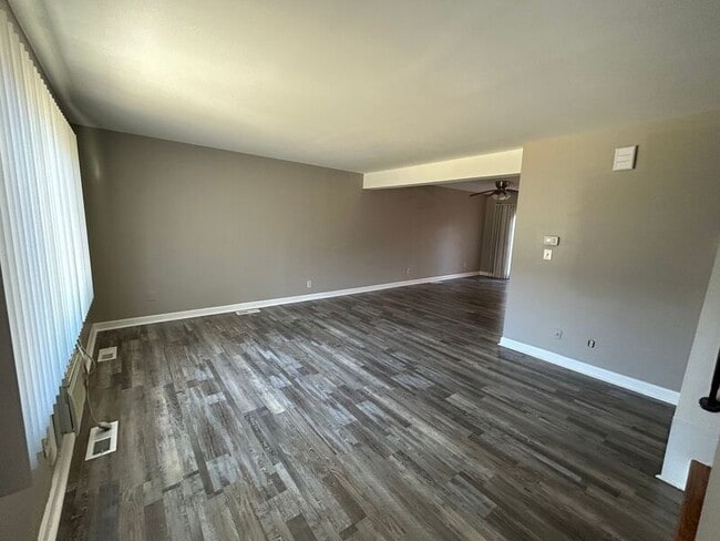 Photo - 1389 W Galbraith Rd Apartment