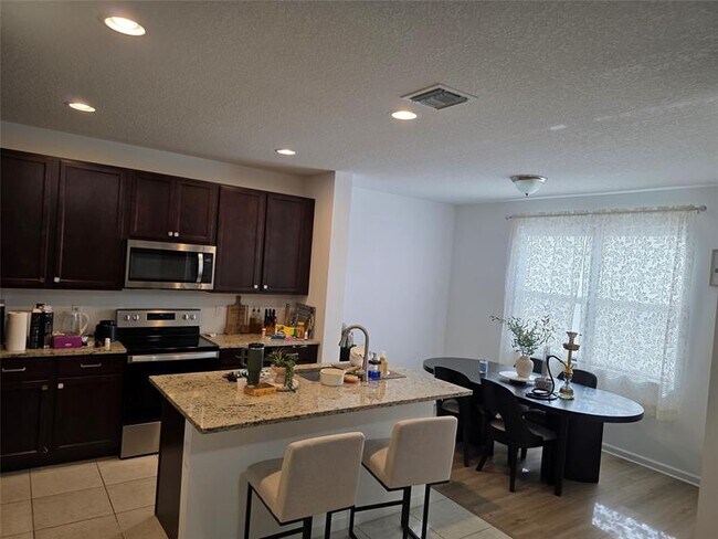 Foto del edificio - 269 NW 36th Ave