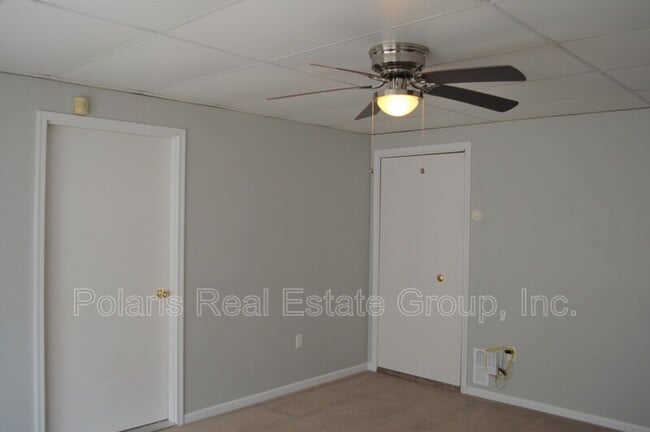 Foto del edificio - 6057 Rosslyn Ave