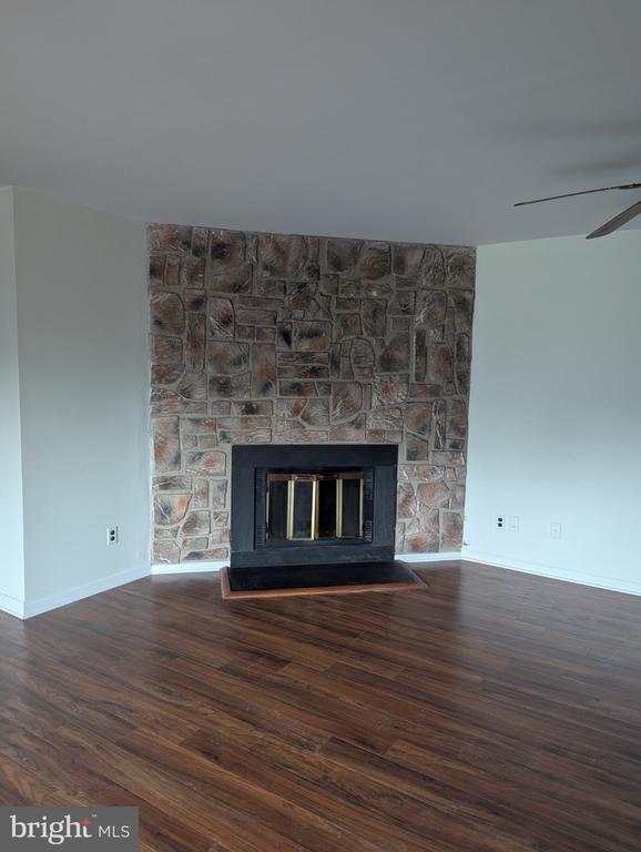 Foto del edificio - 422 Wood Mill Dr