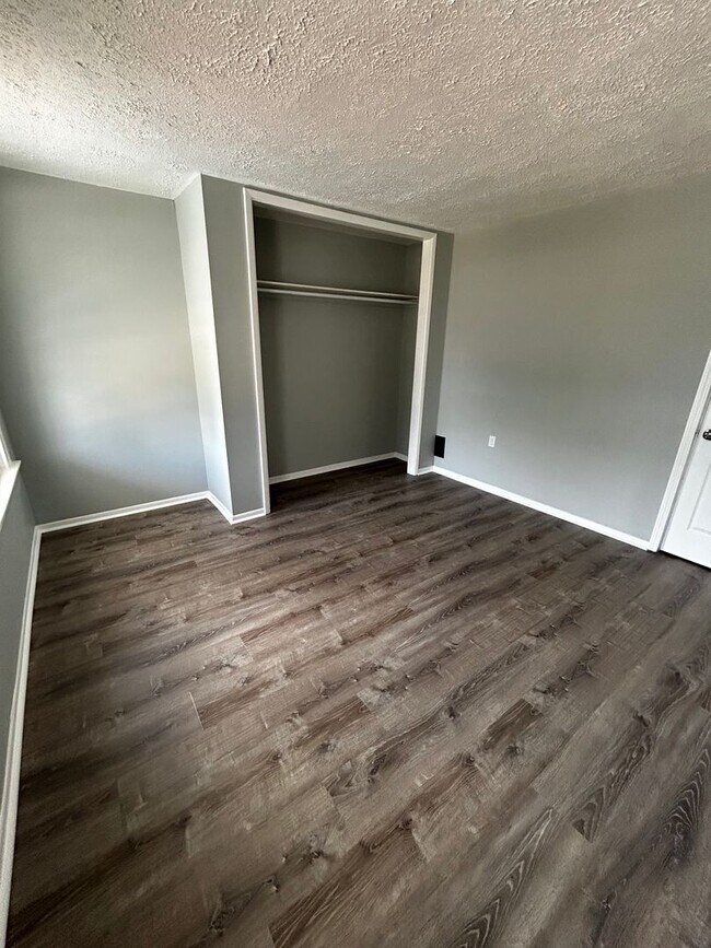 Foto del edificio - Beautiful Newly Renovated Home 3 BEDROOM 1 BATH, FENCED YARD, Bonus Space