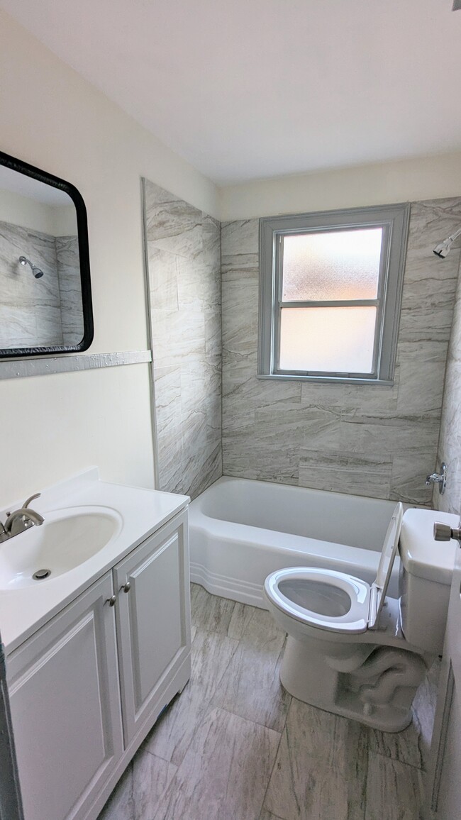 Foto del edificio - 205 E 65th St