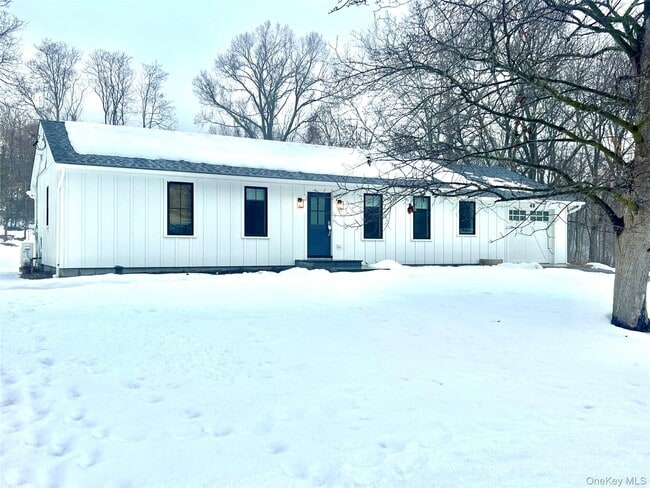 Building Photo - 49 Hackensack Heights Rd