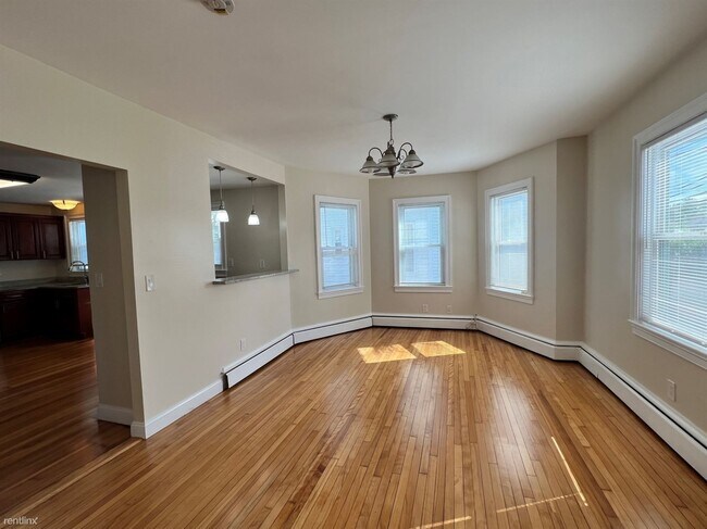 Building Photo - 3 br, 1 bath Condo - 252 Broadway