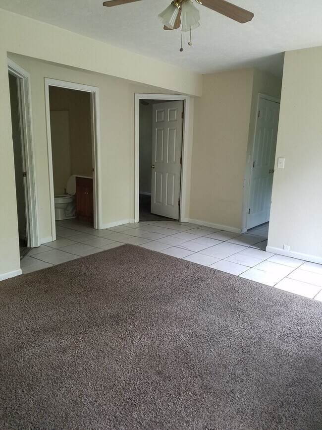 Building Photo - 2 BEDROOM 1 BATHROOM HOUSE FOR RENT