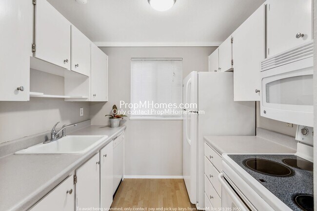 Foto del edificio - Beautiful NW Portland Ground Level One Bed...