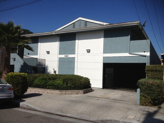 Building Photo - 14511 Larch Ave