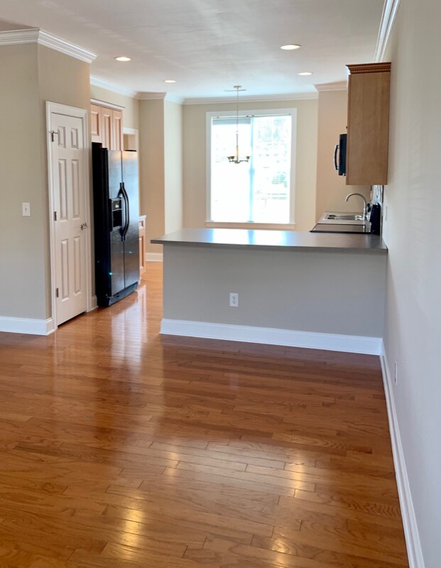 Building Photo - 2 Abelia Ct