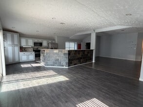 Building Photo - 306 Flora Vista Dr