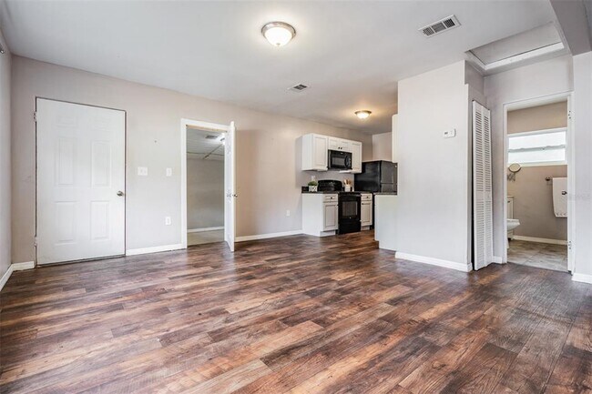 Foto del edificio - 5475 70th Ln N