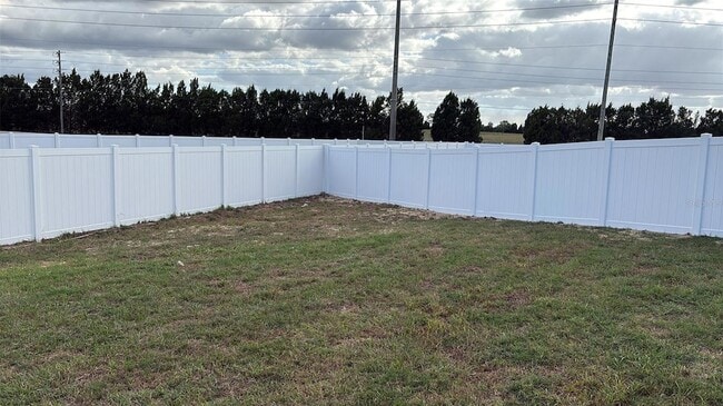 Foto del edificio - 833 Colville Dr