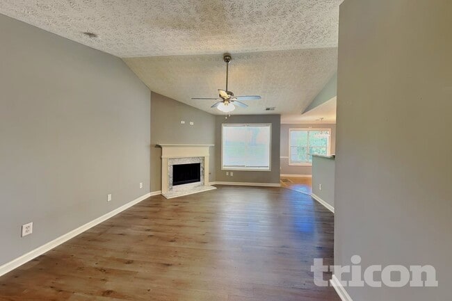Building Photo - 329 Kellys Walk
