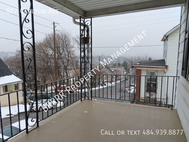 Foto del edificio - 807 Carlton Ave