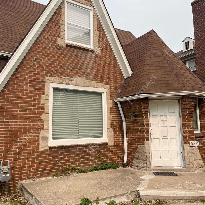 Primary Photo - 16825 Manor St
