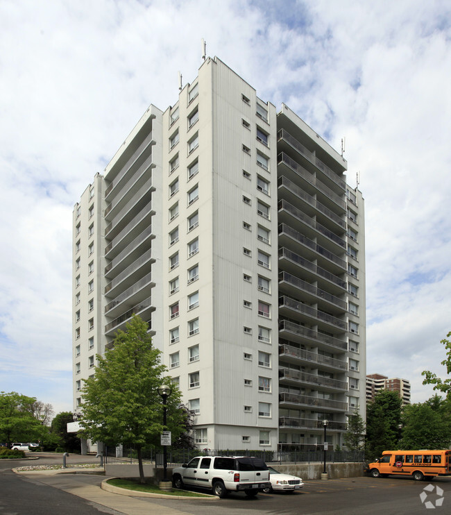 Building Photo - Fontenay Court II