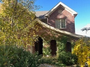 Building Photo - 595 S Corona St