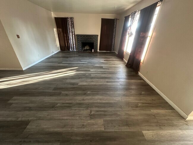 Foto del edificio - 1748 West Ln