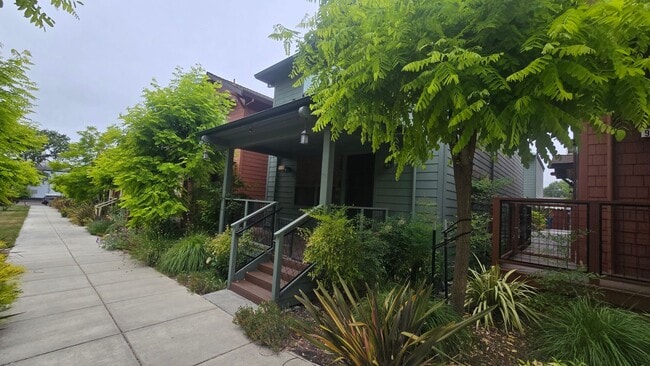 Building Photo - Newer 3-bedroom, two-story home located ju...